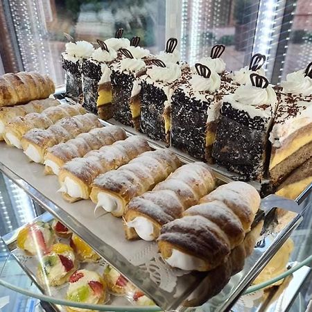 Jolan Pension & Restaurant Cicov 外观 照片