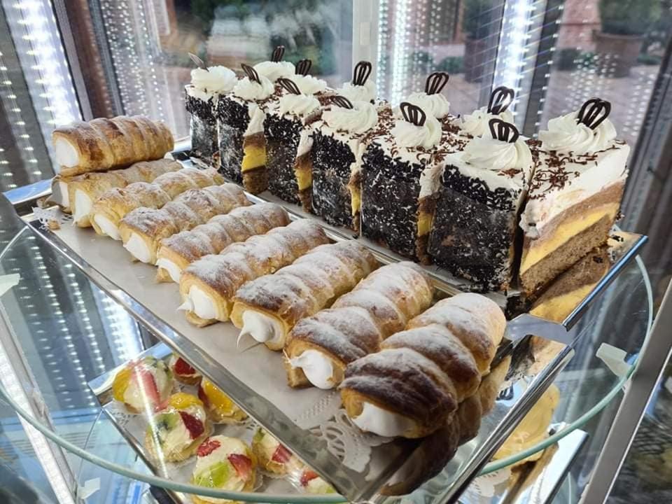 Jolan Pension & Restaurant Cicov 外观 照片