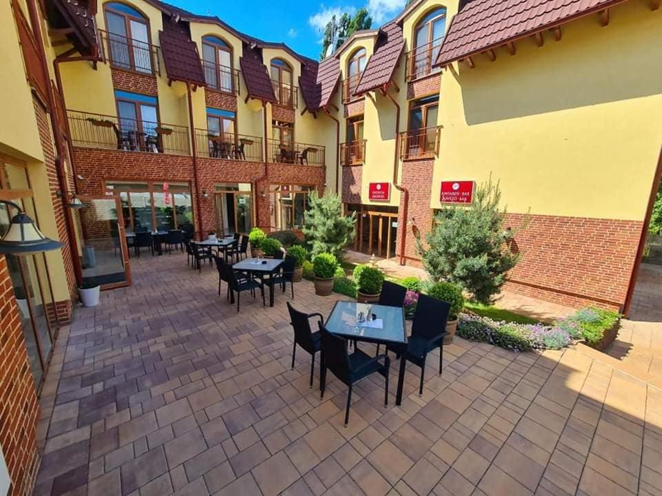 Jolan Pension & Restaurant Cicov 外观 照片