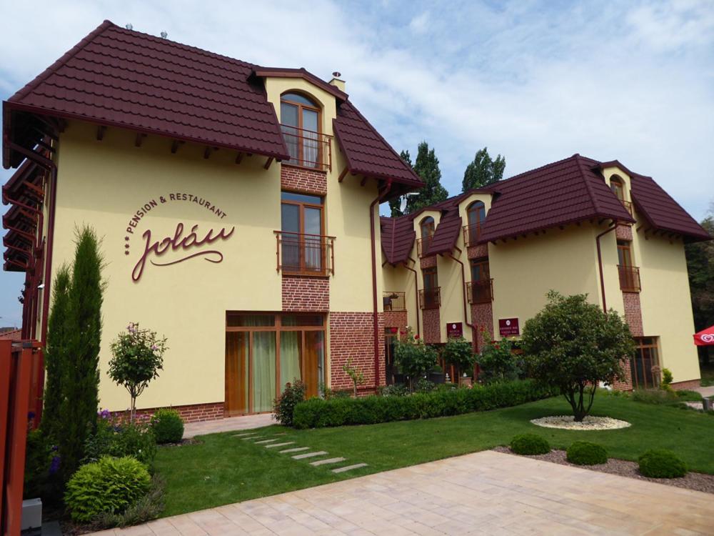 Jolan Pension & Restaurant Cicov 外观 照片